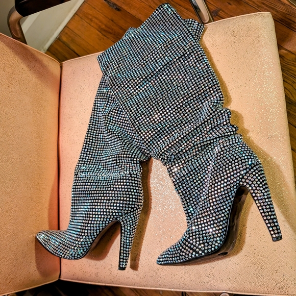 Steve Madden “Crushing” Sparkly Rhinestone High Heel Knee high Boots - Picture 1 of 10